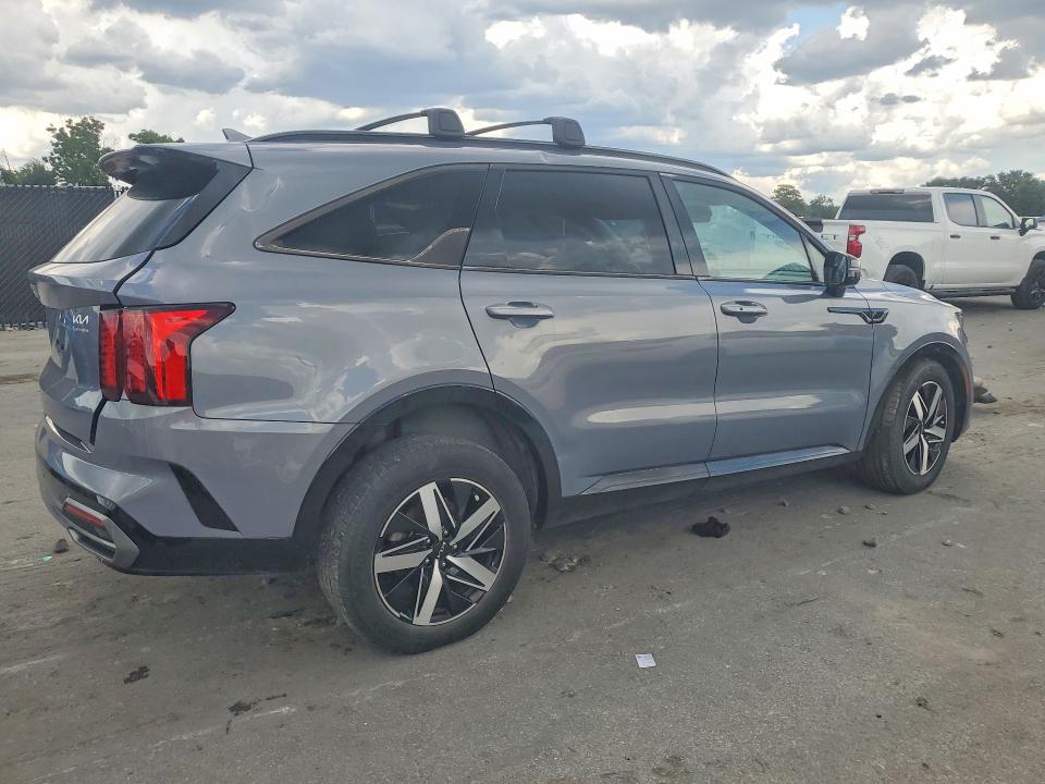 Photo 3 from auction – 2023 KIA SORENTO with VIN 5XYRH4LF1PG186966