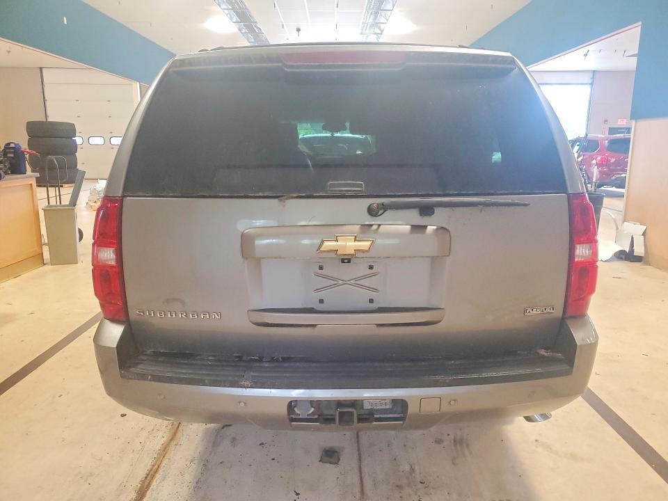 Photo 6 from auction – 2007 CHEVROLET SUBURBAN with VIN 3GNFK16337G249157