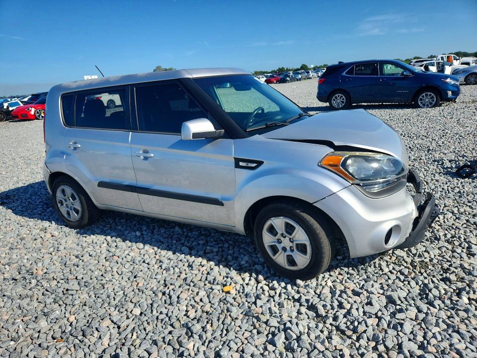 Photo 4 from auction – 2013 KIA SOUL with VIN KNDJT2A59D7534466