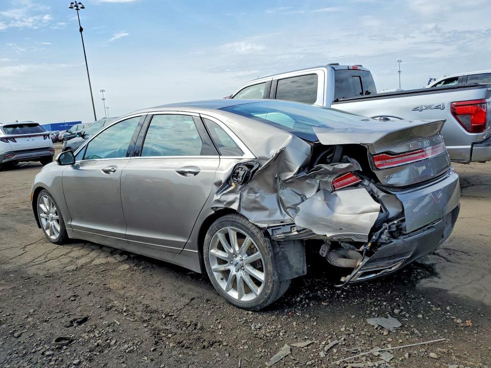 Photo 2 from auction – 2016 LINCOLN MKZ with VIN 3LN6L2LU9GR628883