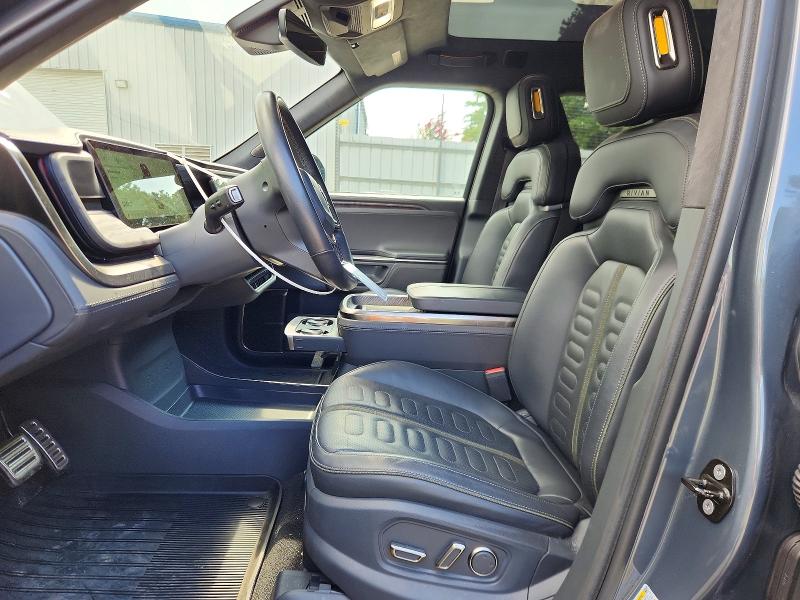 Photo 7 from auction – 2022 RIVIAN R1T with VIN 7FCTGAAA4NN007561