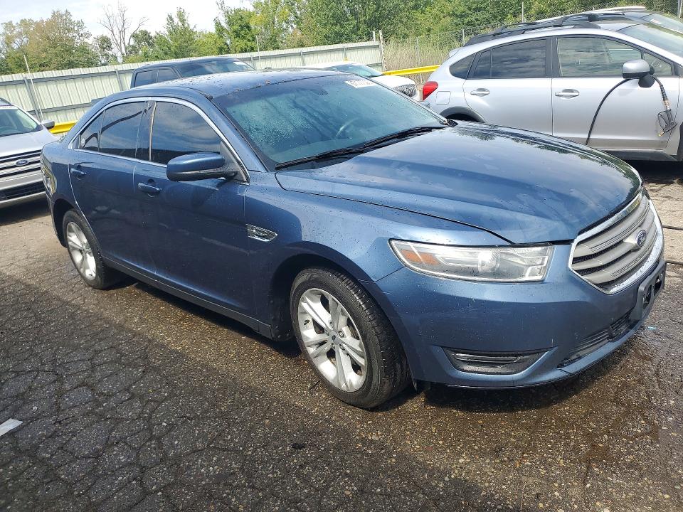Photo 4 from auction – 2018 FORD TAURUS with VIN 1FAHP2H82JG123611