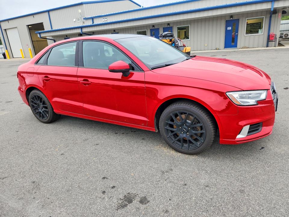 Photo 4 from auction – 2017 AUDI A3 with VIN WAUAUGFF5H1043264