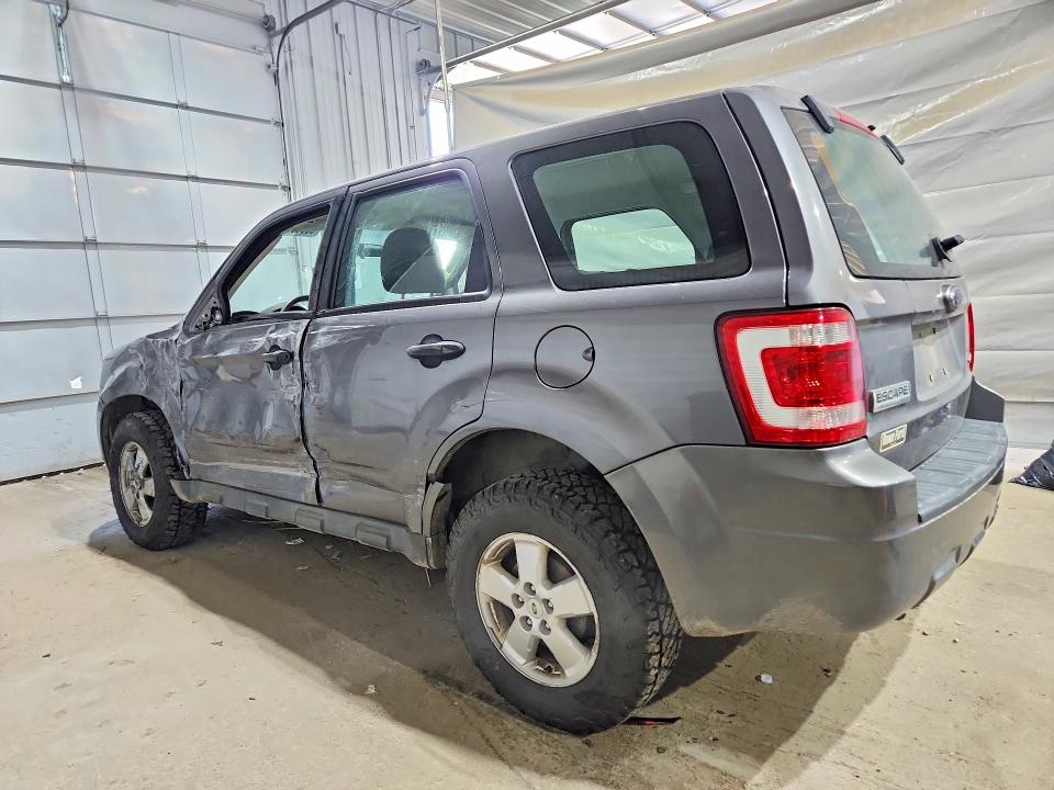 Photo 2 from auction – 2009 FORD ESCAPE with VIN 1FMCU92769KB27400