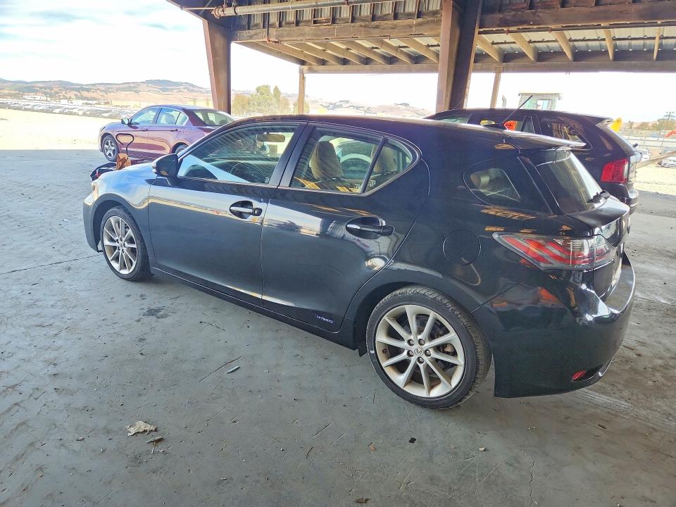 Photo 2 from auction – 2013 LEXUS CT with VIN JTHKD5BH5D2171624