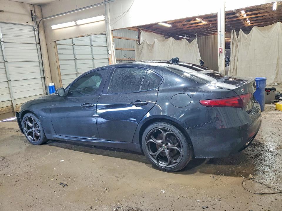 Photo 2 from auction – 2018 ALFA ROMEO GIULIA with VIN ZARFAEEN3J7571425