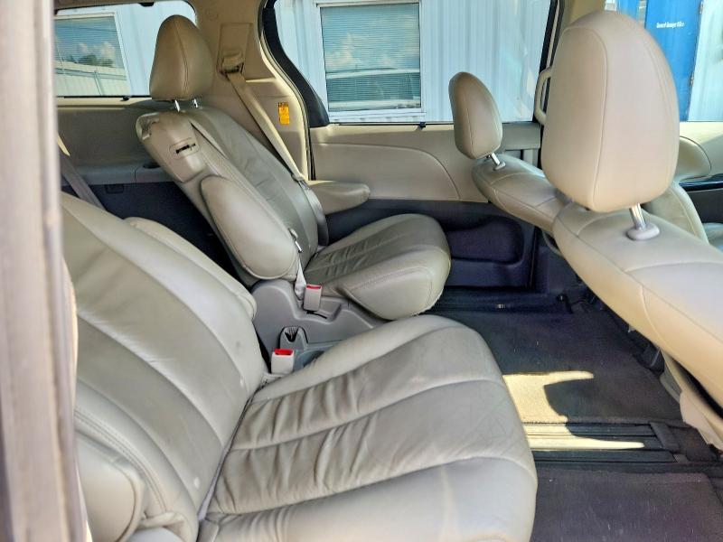 Photo 11 from auction – 2014 TOYOTA SIENNA with VIN 5TDKK3DC3ES484842