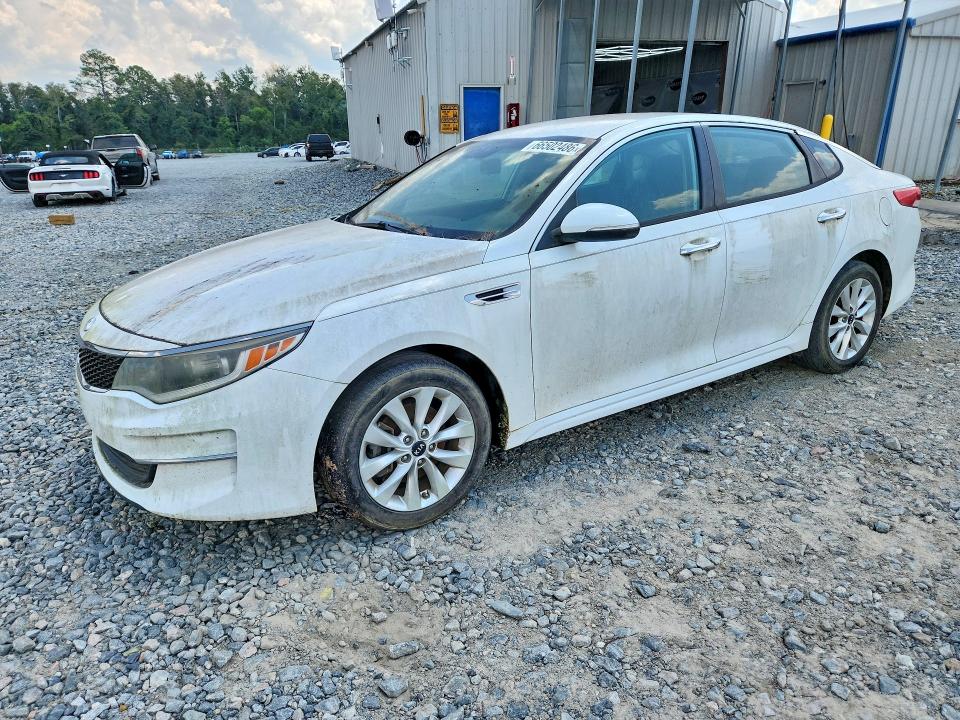 KIA OPTIMA 2017 with VIN 5XXGT4L35HG133897 - Photo from auction