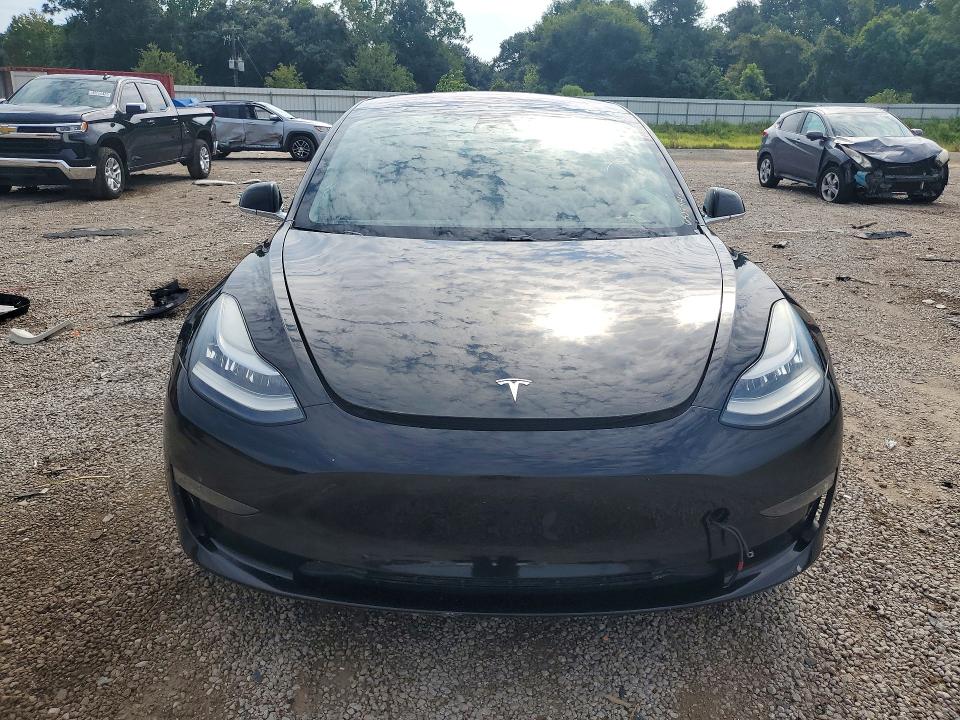 Photo 5 from auction – 2018 TESLA MODEL 3 with VIN 5YJ3E1EA0JF172117