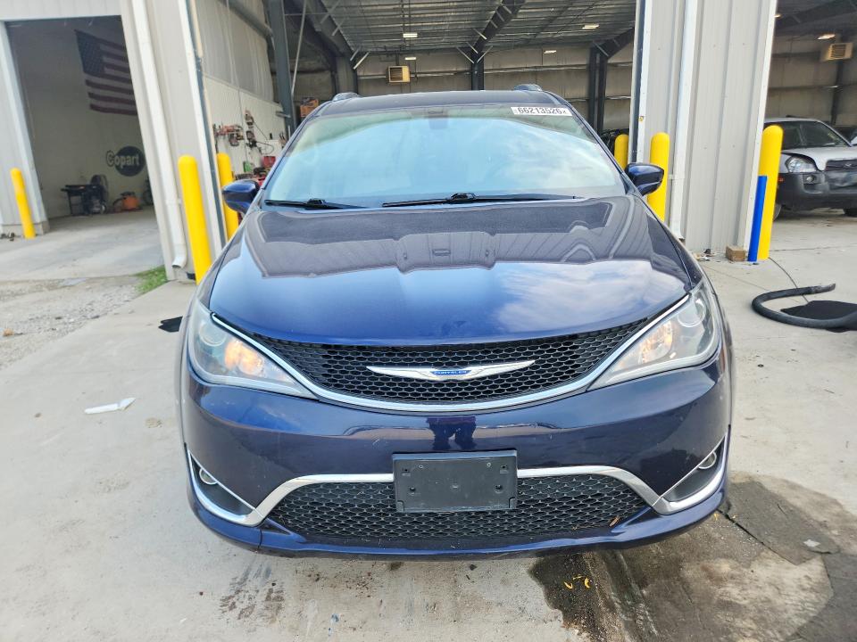 Photo 5 from auction – 2018 CHRYSLER PACIFICA with VIN 2C4RC1EG2JR254097
