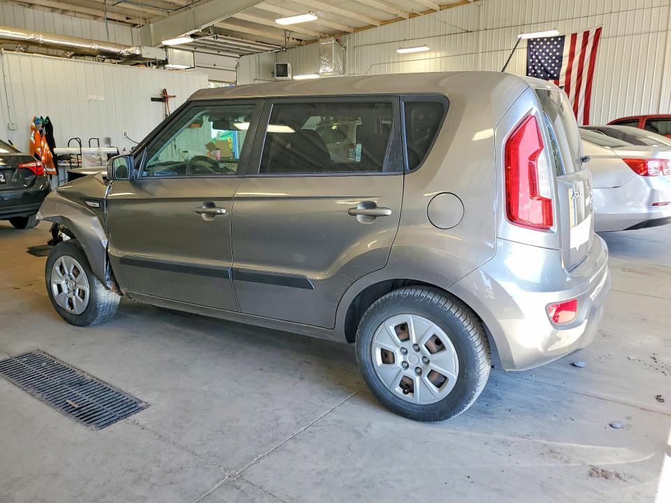 Photo 2 from auction – 2013 KIA SOUL with VIN KNDJT2A56D7577596