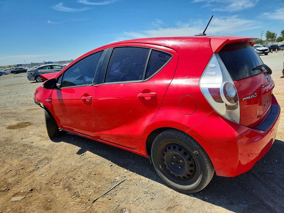 Photo 2 from auction – 2013 TOYOTA PRIUS C with VIN JTDKDTB35D1537338