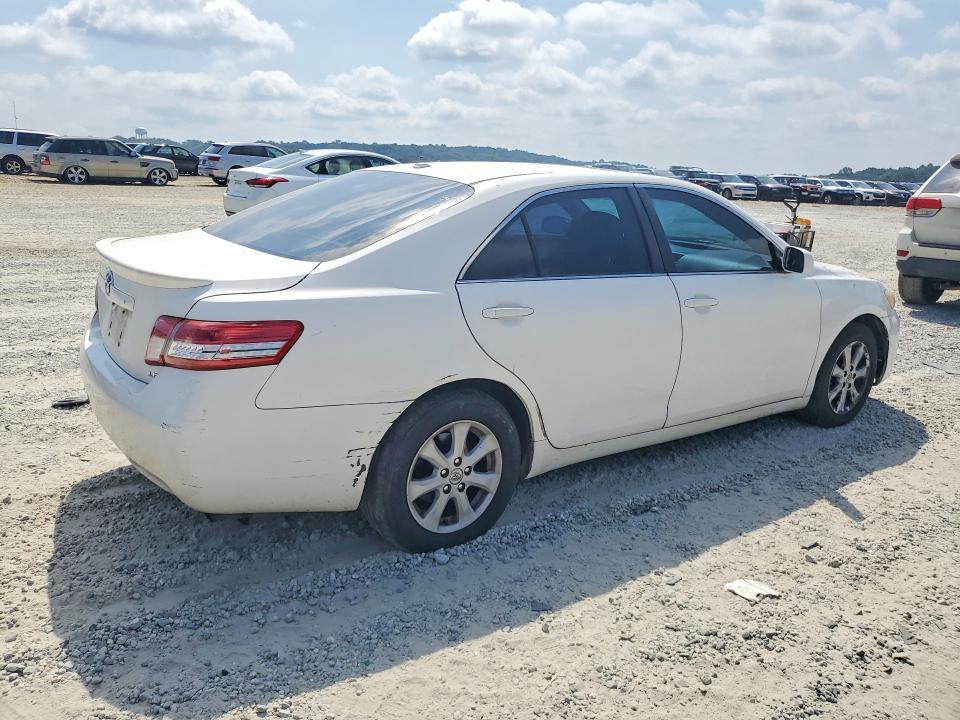 Photo 3 from auction – 2011 TOYOTA CAMRY with VIN 4T1BF3EK9BU748269