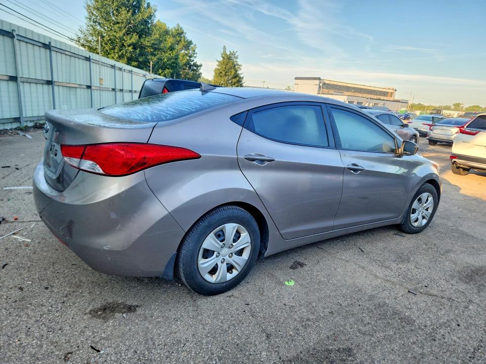 Photo 3 from auction – 2012 HYUNDAI ELANTRA with VIN 5NPDH4AEXCH147509