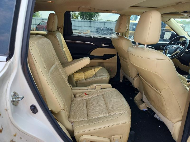 Photo 11 from auction – 2015 TOYOTA HIGHLANDER with VIN 5TDDKRFH1FS220718
