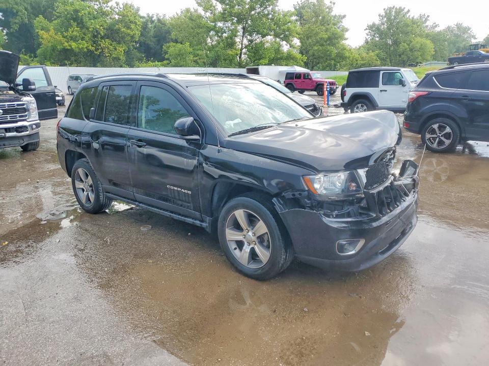 Photo 4 from auction – 2017 JEEP COMPASS with VIN 1C4NJCEB4HD163088