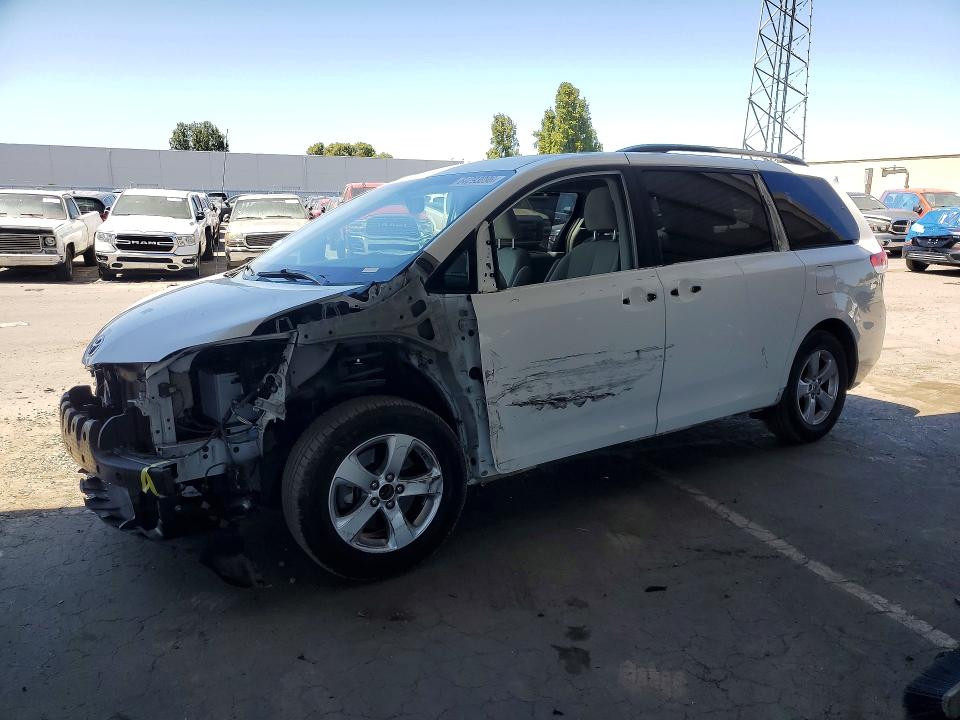 TOYOTA SIENNA 2014 with VIN 5TDKK3DC2ES511111 - Photo from auction