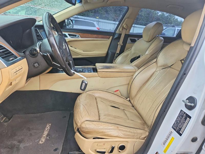 Photo 7 from auction – 2015 HYUNDAI GENESIS with VIN KMHGN4JF2FU103704
