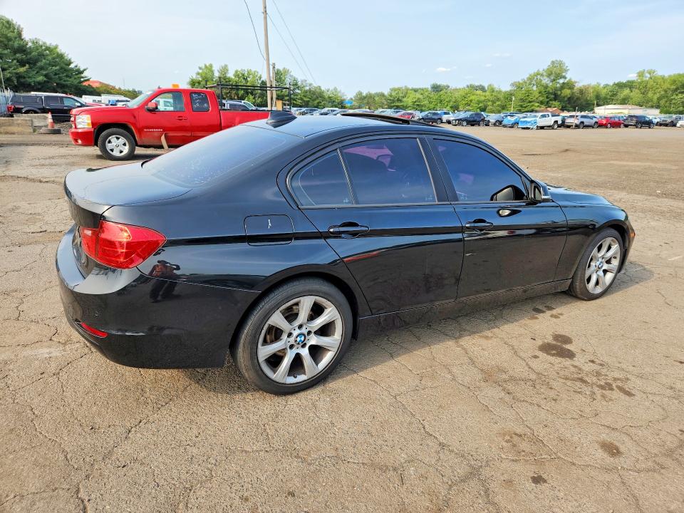 Photo 3 from auction – 2015 BMW 328 with VIN WBA3B5C55FF961627