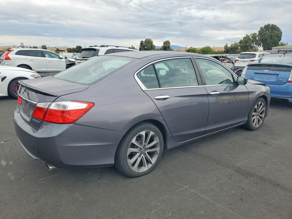 Photo 3 from auction – 2015 HONDA ACCORD with VIN 1HGCR2F53FA079119
