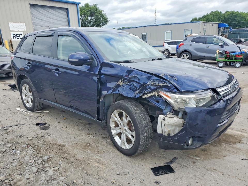 Photo 4 from auction – 2014 MITSUBISHI OUTLANDER with VIN JA4AZ3A32EZ009185