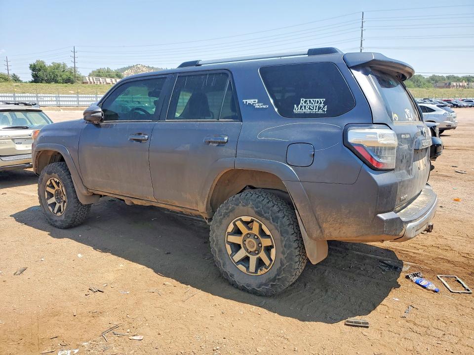 Photo 2 from auction – 2018 TOYOTA 4RUNNER with VIN JTEBU5JR3J5536075