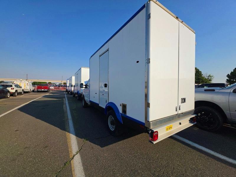 Фото 3 с аукциона – 2024 FORD ECONOLINE с VIN 1FDWE3FN0RDD00655