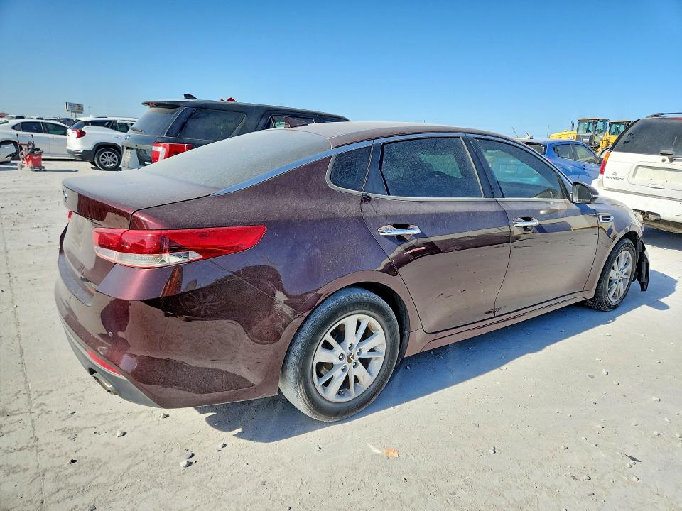 Photo 3 from auction – 2018 KIA OPTIMA with VIN 5XXGT4L30JG245447