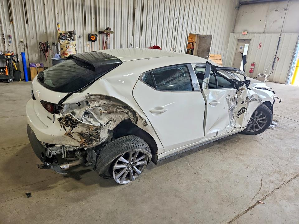 Photo 3 from auction – 2022 MAZDA 3 with VIN JM1BPAJL1N1519000