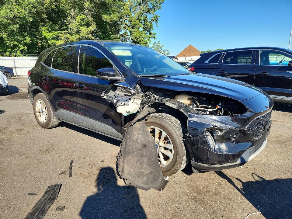 Photo 4 from auction – 2020 FORD ESCAPE with VIN 1FMCU0G65LUC50256