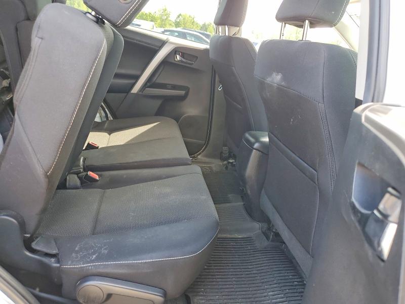 Photo 11 from auction – 2018 TOYOTA RAV4 with VIN 2T3RFREV8JW744523