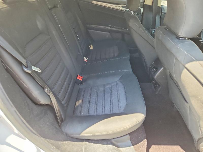 Photo 10 from auction – 2017 FORD FUSION with VIN 3FA6P0LU2HR264939
