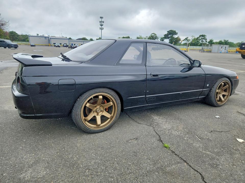 Photo 3 from auction – 1993 NISSAN SKYLINE with VIN HR32130295