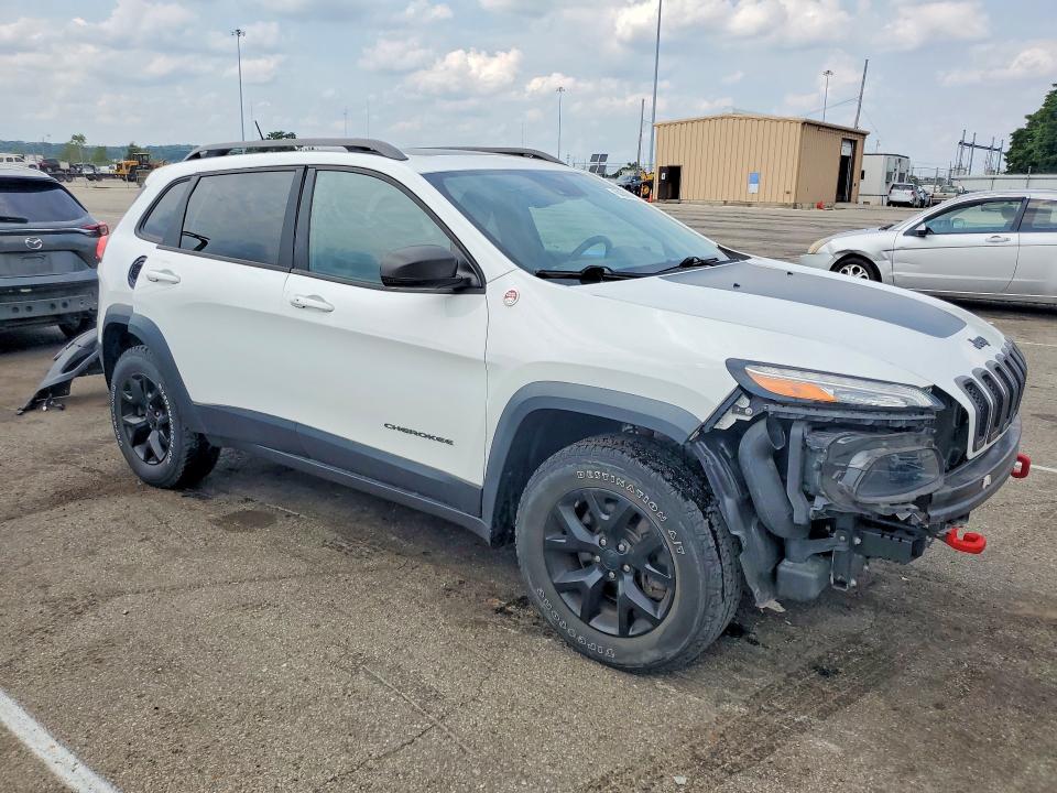 Photo 4 from auction – 2015 JEEP CHEROKEE with VIN 1C4PJMBS8FW685985