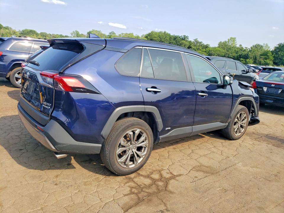 Photo 3 from auction – 2022 TOYOTA RAV4 with VIN 4T3D6RFV7NU086157
