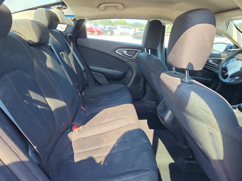 Foto 10 de la subasta – 2016 CHRYSLER 200 con VIN 1C3CCCAB2GN126836