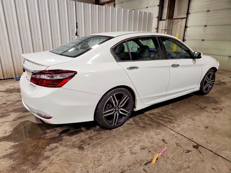 Photo 3 from auction – 2017 HONDA ACCORD with VIN 1HGCR2F68HA043597
