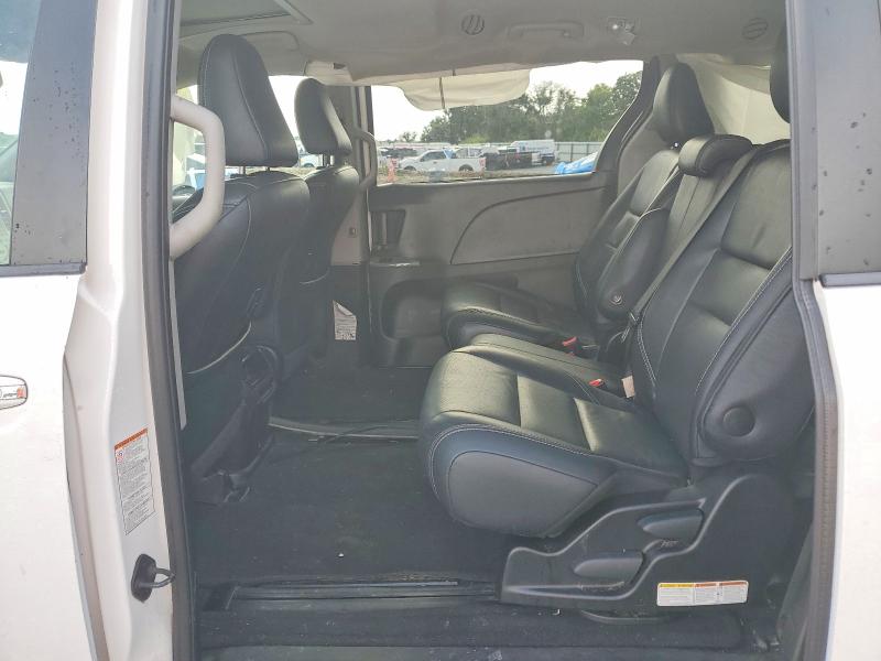 Снимка 11 от търг – 2015 TOYOTA SIENNA с VIN 5TDXK3DC1FS621607