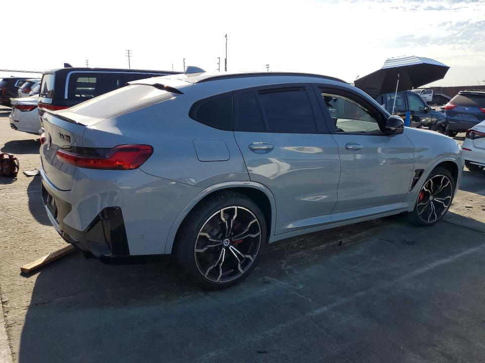Photo 3 from auction – 2022 BMW X4 with VIN 5YM23EC03N9M71823