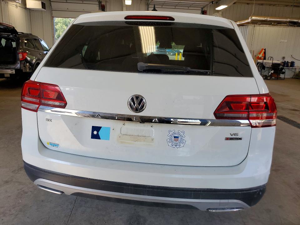 Photo 6 from auction – 2019 VOLKSWAGEN ATLAS with VIN 1V2LR2CA1KC543277