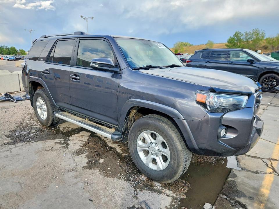 Photo 4 from auction – 2019 TOYOTA 4RUNNER with VIN JTEBU5JR4K5731488