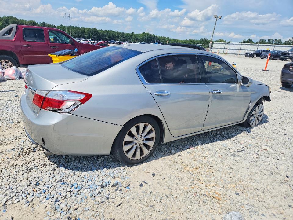 Photo 3 from auction – 2013 HONDA ACCORD with VIN 1HGCR3F9XDA031879