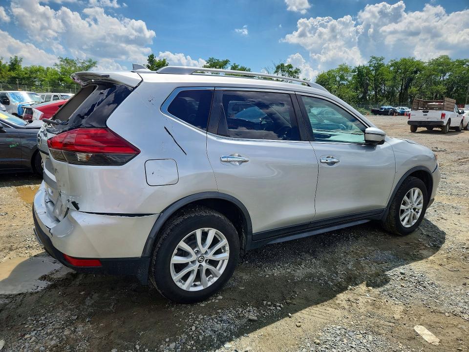 Photo 3 from auction – 2017 NISSAN ROGUE with VIN JN8AT2MV2HW022169