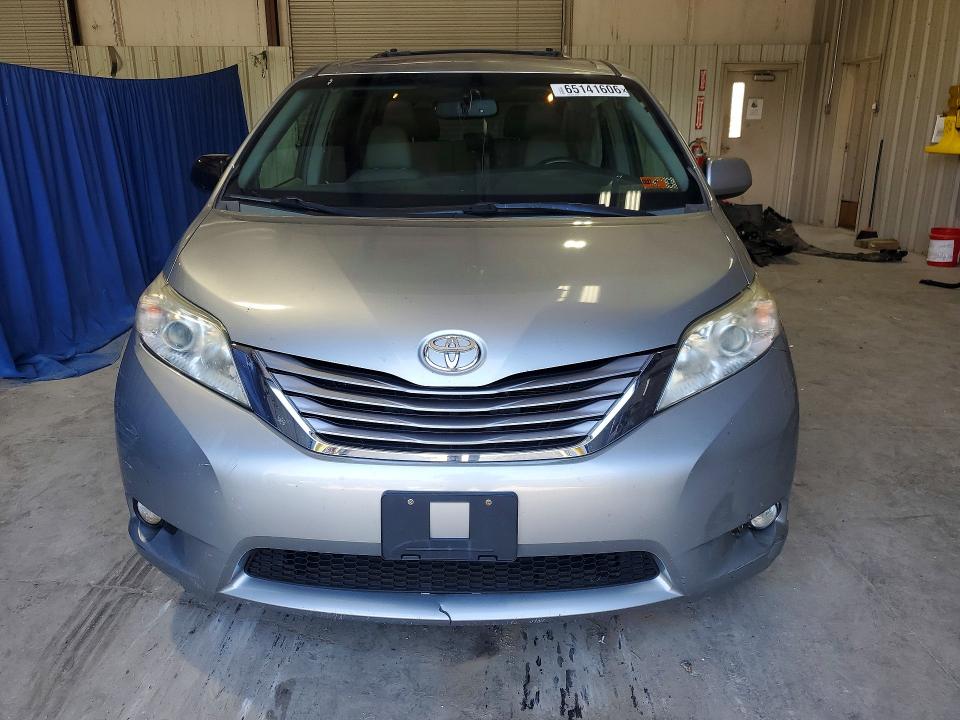 Photo 5 from auction – 2015 TOYOTA SIENNA with VIN 5TDYK3DCXFS577269