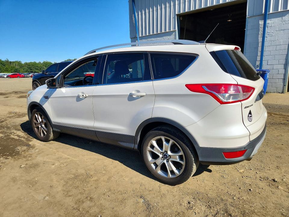 Photo 2 from auction – 2015 FORD ESCAPE with VIN 1FMCU9J91FUC72220