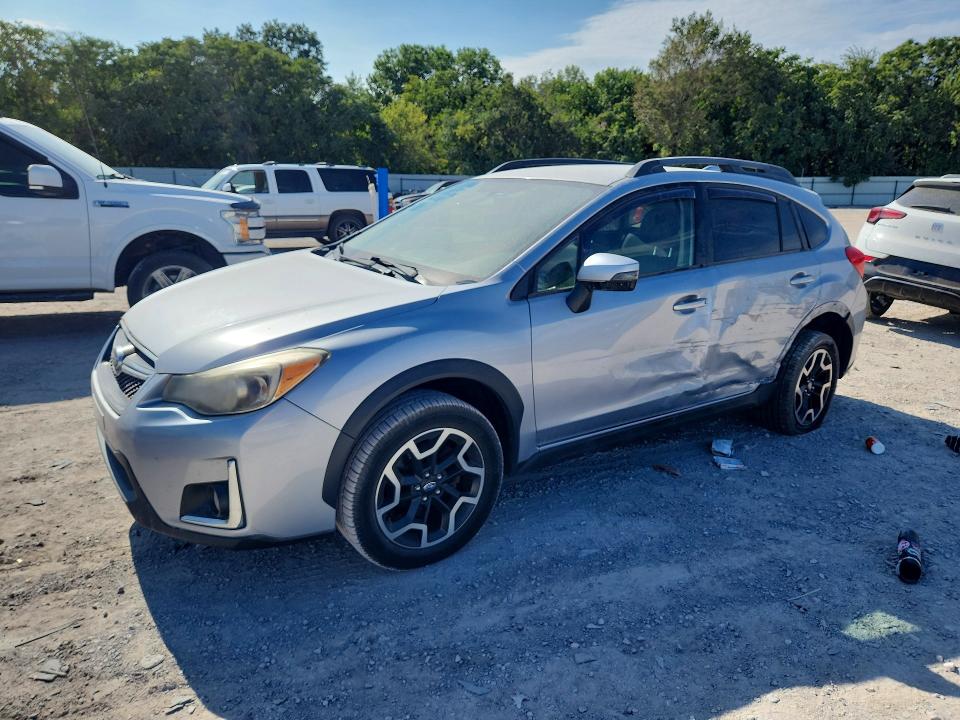 SUBARU CROSSTREK 2017 with VIN JF2GPAKC9H8212336 - Photo from auction
