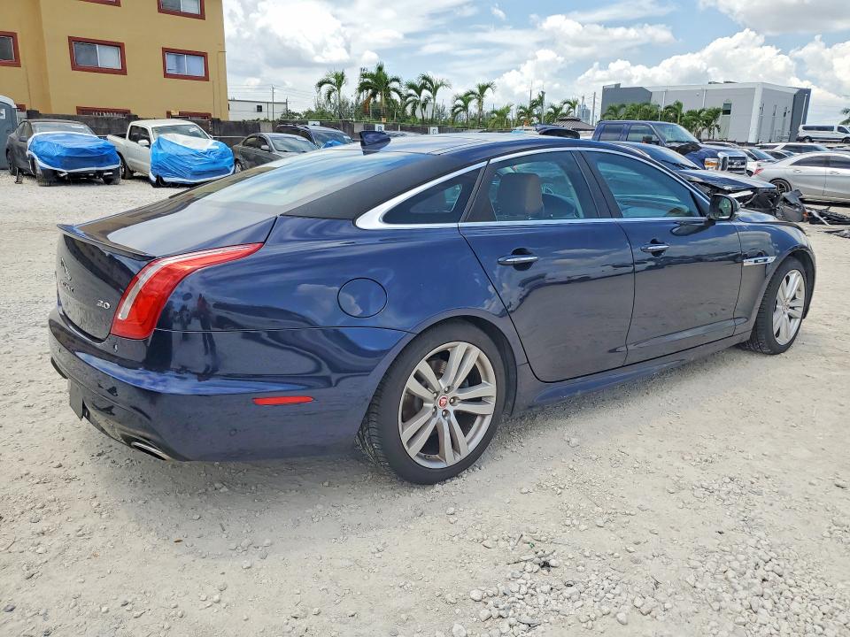 Photo 3 from auction – 2019 JAGUAR XJ with VIN SAJWA1C7XK8W19636