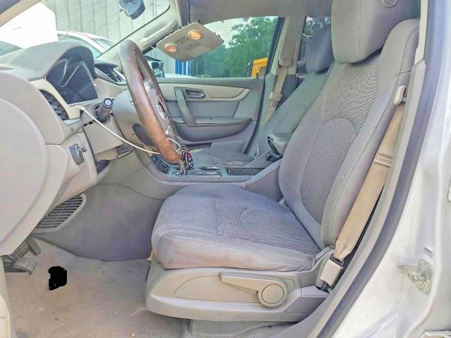 Photo 7 from auction – 2017 CHEVROLET TRAVERSE with VIN 1GNKRFED7HJ143571