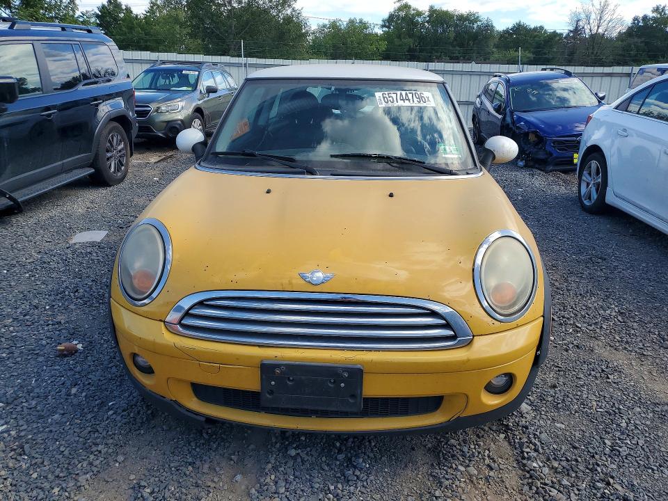 Photo 5 from auction – 2007 MINI COOPER with VIN WMWMF33577TU62876