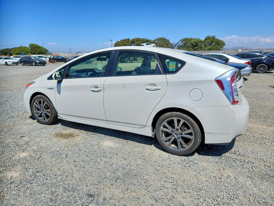 Photo 2 from auction – 2015 TOYOTA PRIUS with VIN JTDKN3DU5F1979557